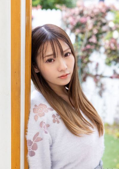 逗弄揉捏挺立的乳尖